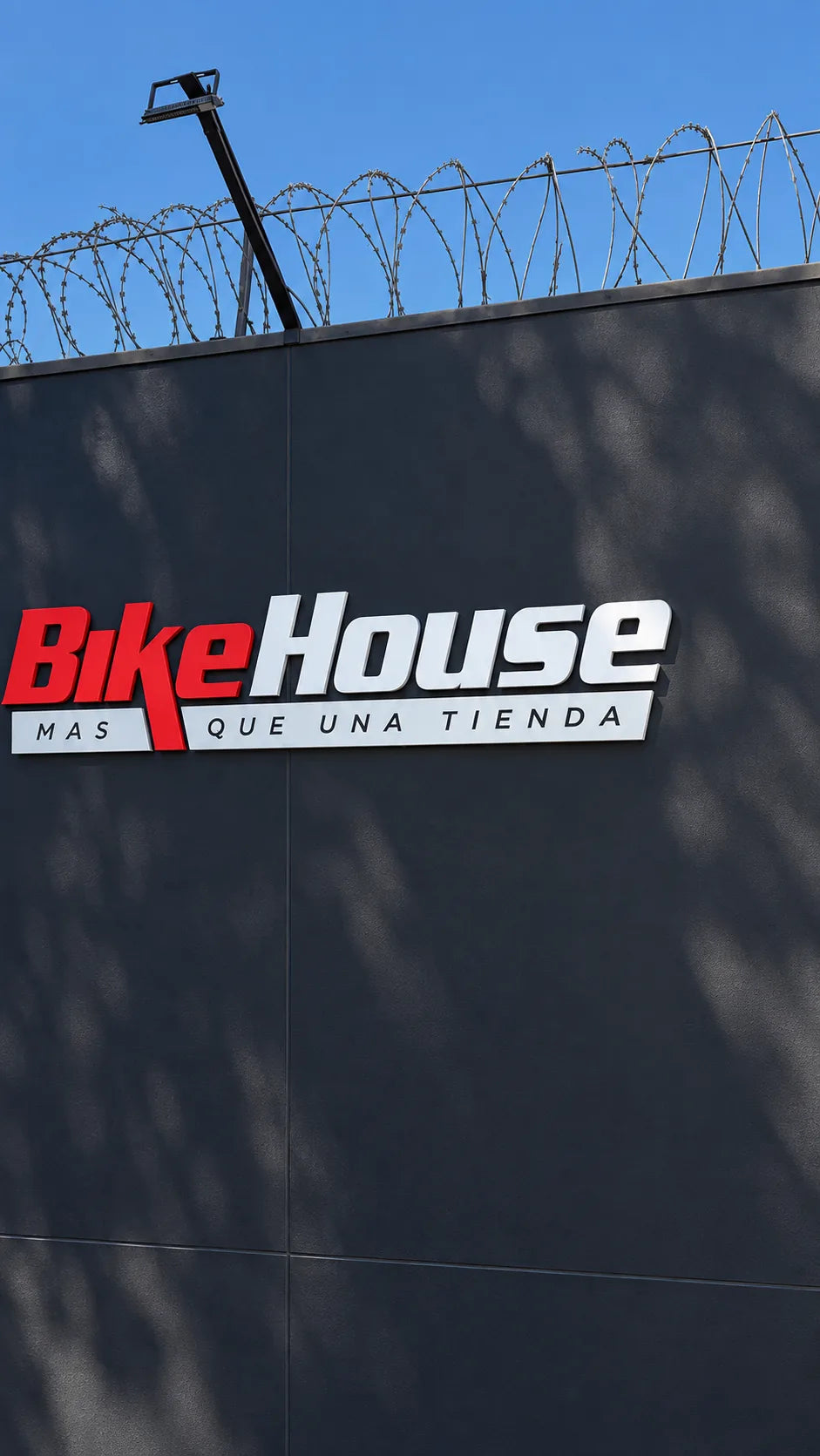Fachada del local BikeHouse en Copiapó
